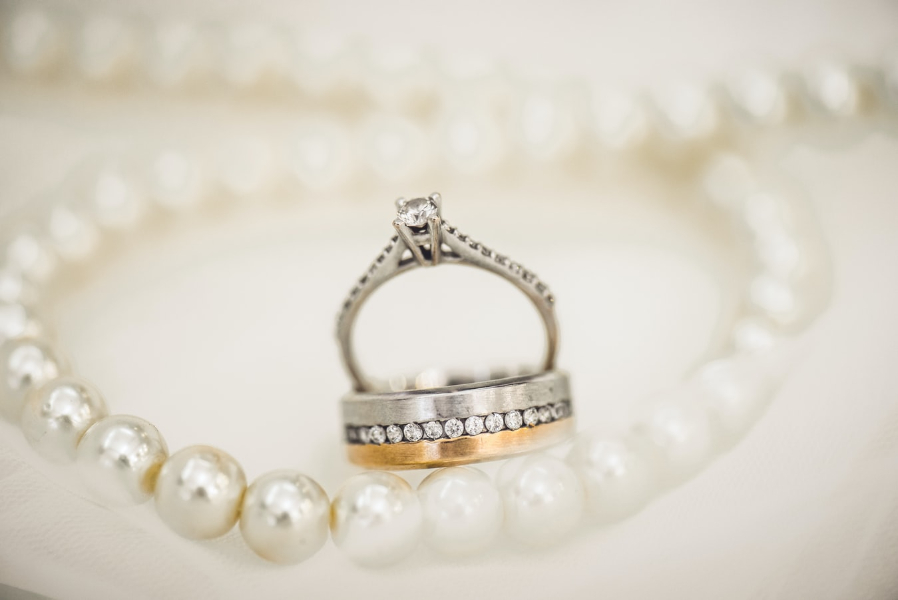 Aké šperky môžete ladiť k elegantným outfitom?